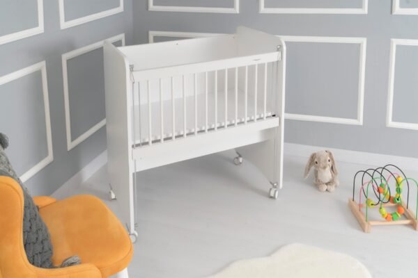 BW1040 Mother Side Crib with wheels white 90 X 50 - Image 10