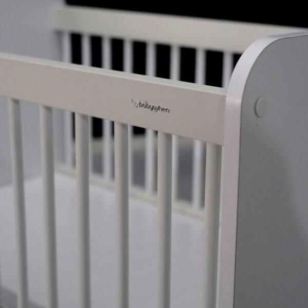 BW1010 White Rocking Crib 50x90 - Image 4