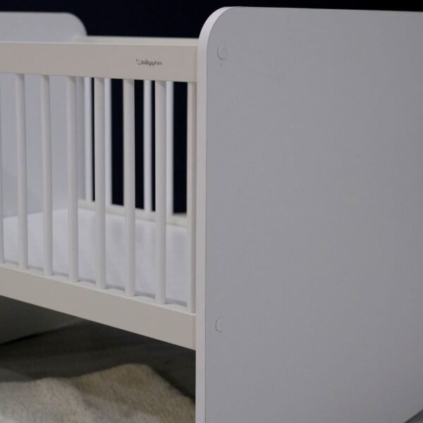 BW1010 White Rocking Crib 50x90 - Image 3