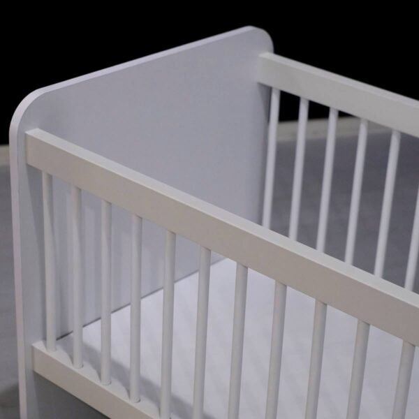 BW1010 White Rocking Crib 50x90 - Image 2